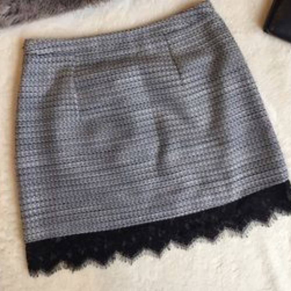 Nordstrom TopShop lace hem mini skirt, size 6 - Picture 3 of 4